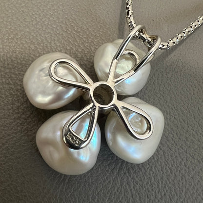Pearl Flower Necklace [Pre-Owned]