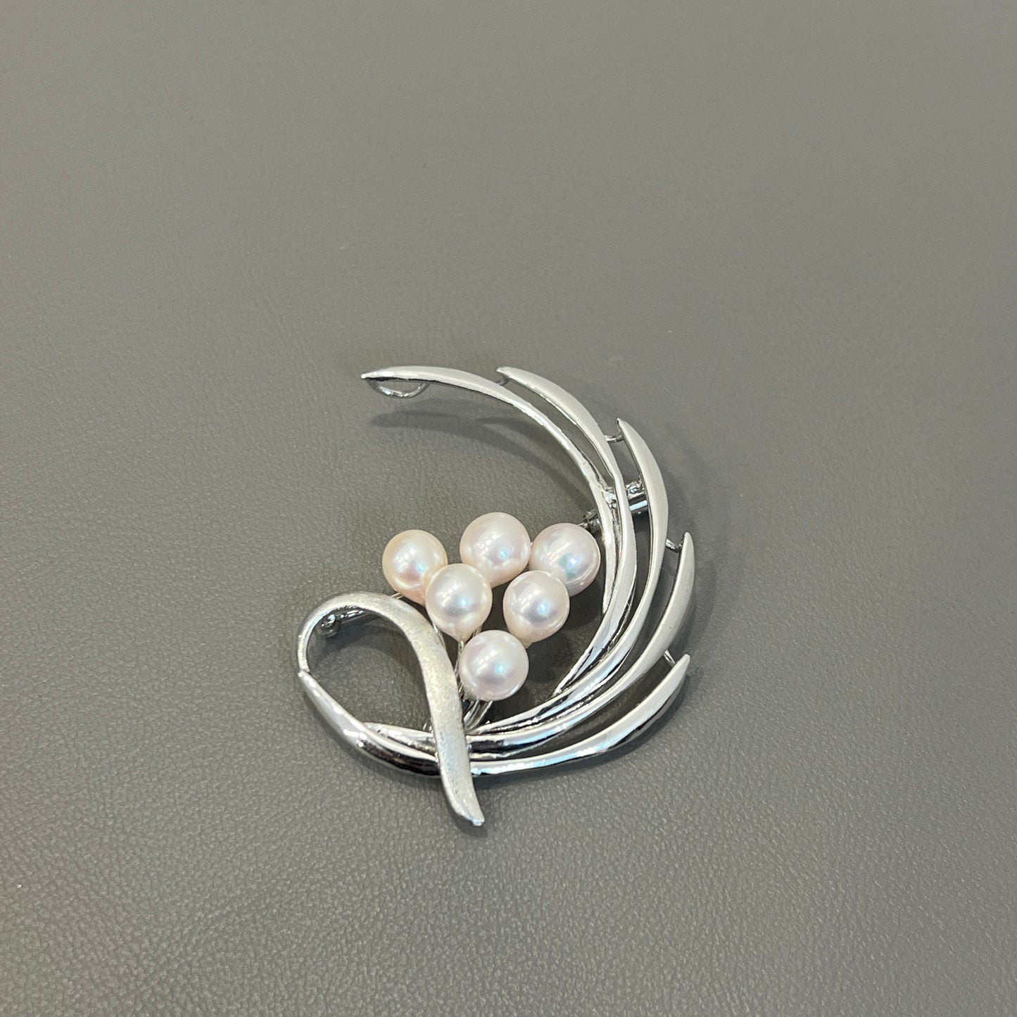 Akoya Pearl Designer Brooch [Brand New]