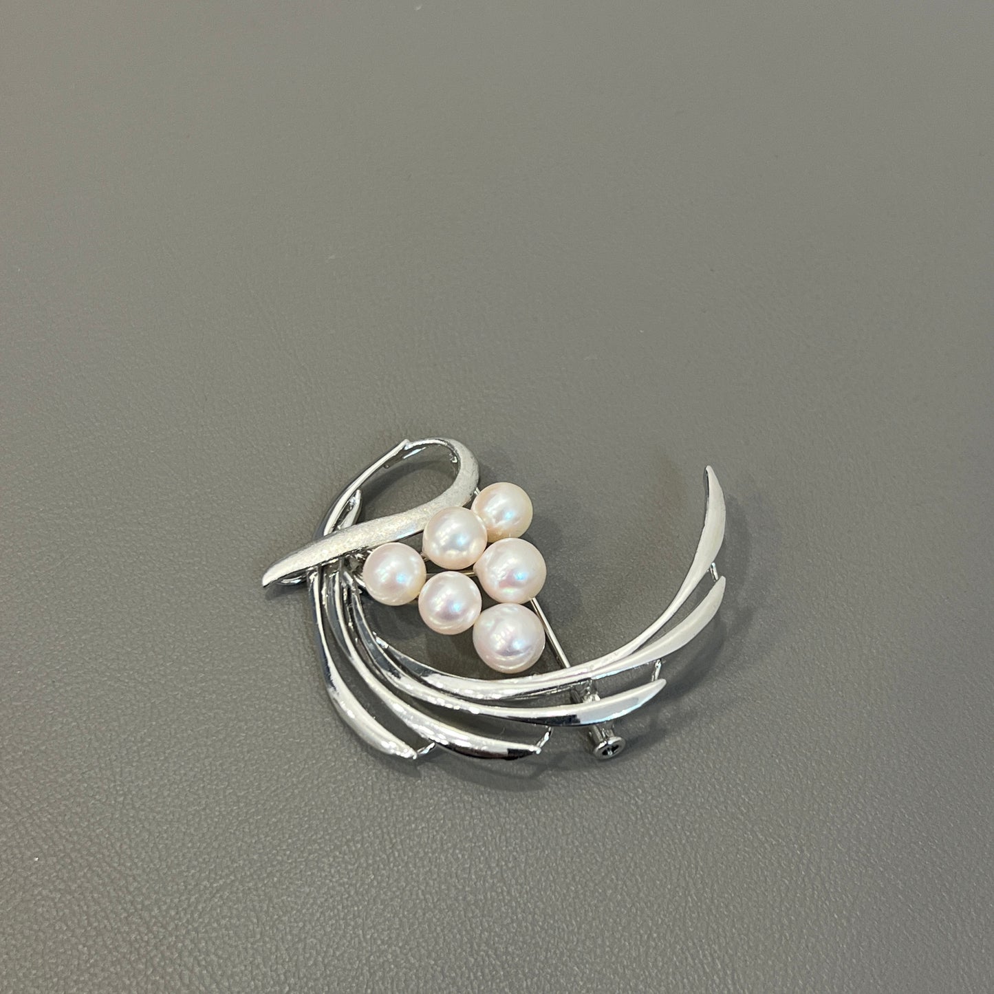 Akoya Pearl Designer Brooch [Brand New]