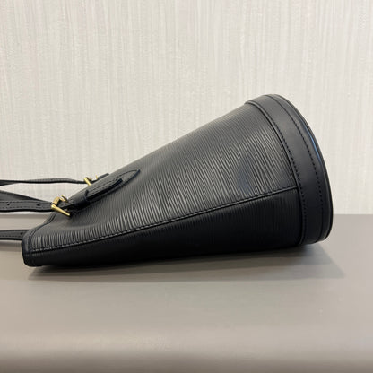 ルイ・ヴィトン エピ バケットバッグ【中古】