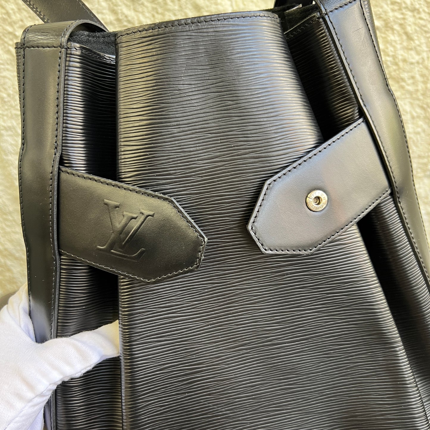 LV ブラック エピ オクタゴナル バケットバッグ 【中古】