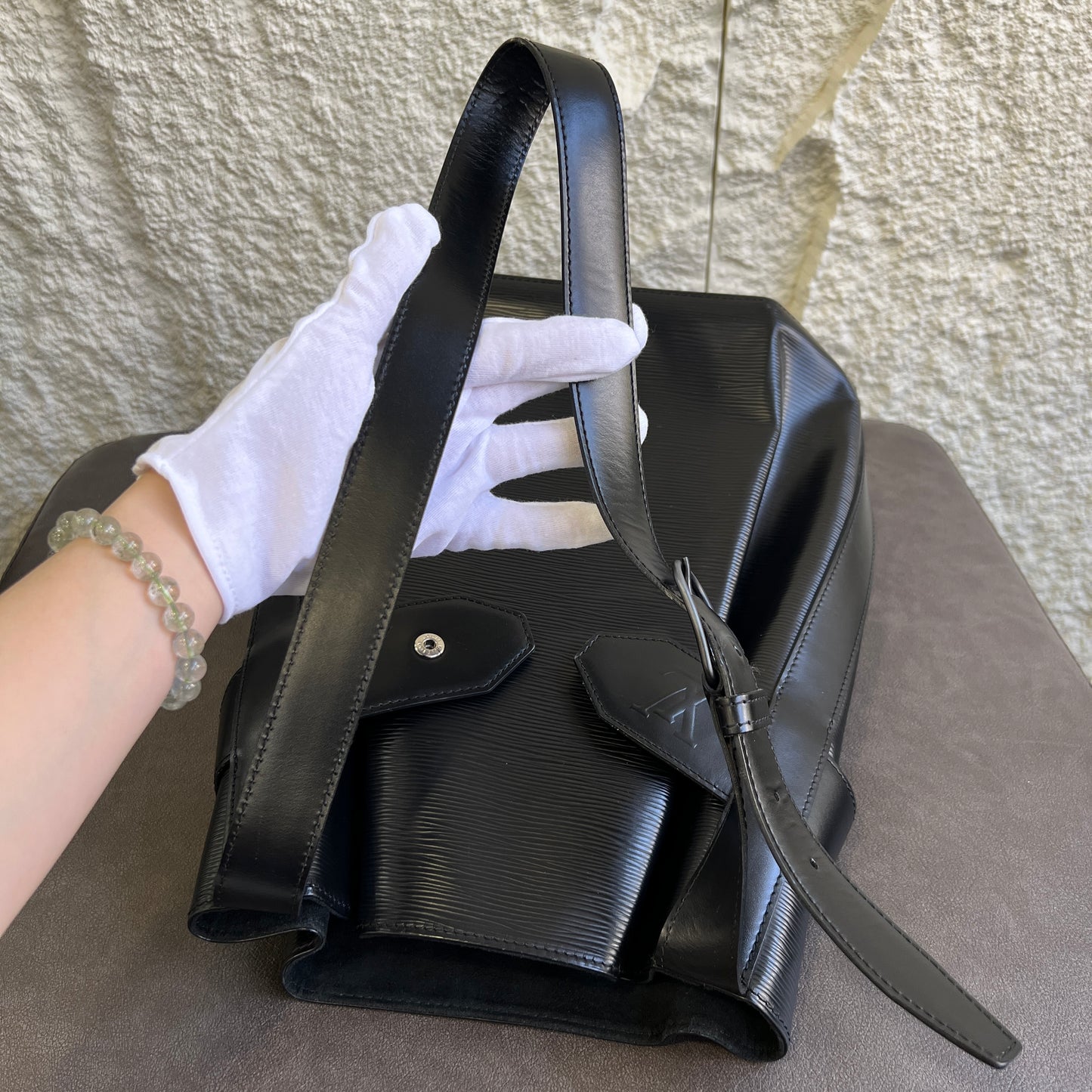 LV ブラック エピ オクタゴナル バケットバッグ 【中古】