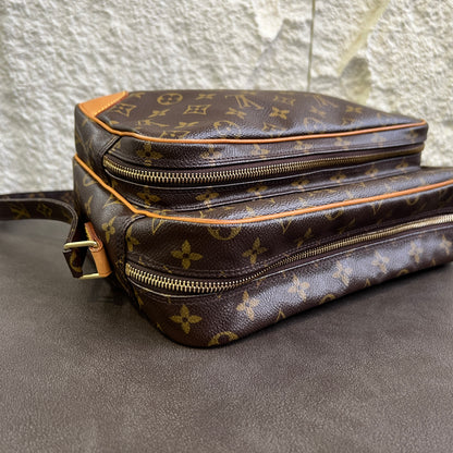 Louis Vuitton Double Zip Camera Crossbody Bag [Pre-Owned]