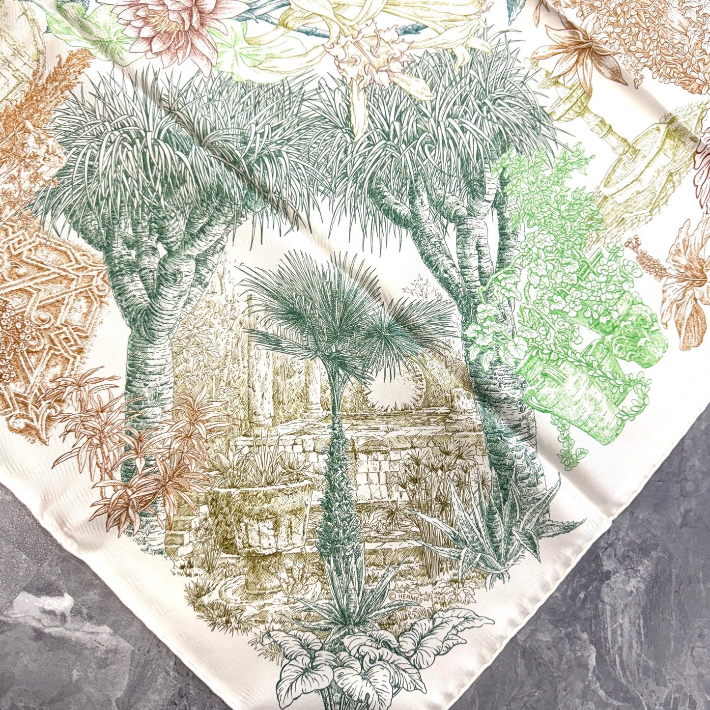 HERMÈS 90 Scarf "Leila'S Garden" [Pre-Owned]