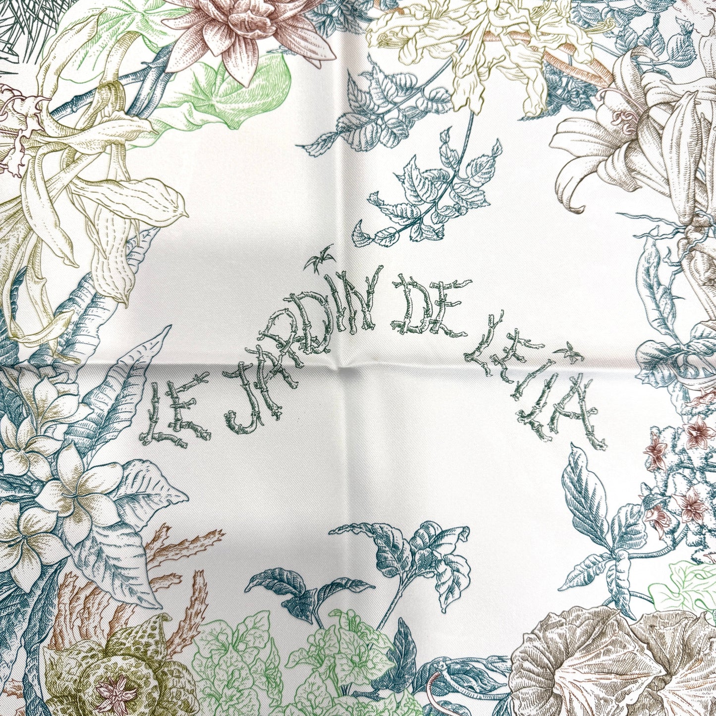 HERMÈS 90 Scarf "Leila'S Garden" [Pre-Owned]