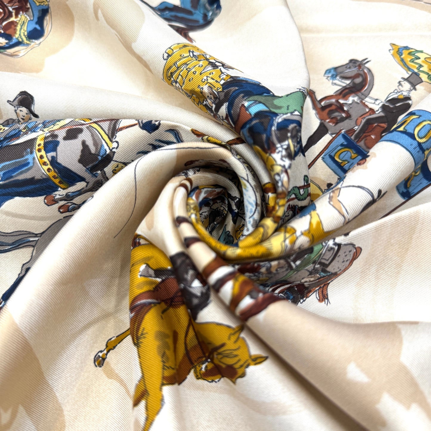 HERMES 90 "Cirque Molier" Silk Scarf [Pre-Owned]