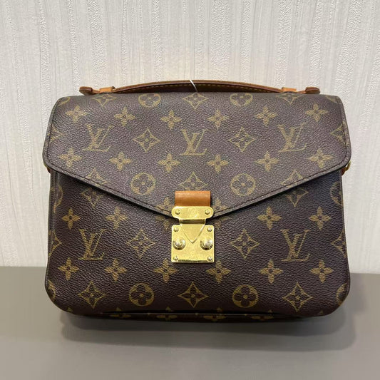 Louis Vuitton Monogram Messenger Bag [Pre-Owned]