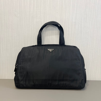 プラダ ナイロン ブラック ブリーフケースバッグ【中古】