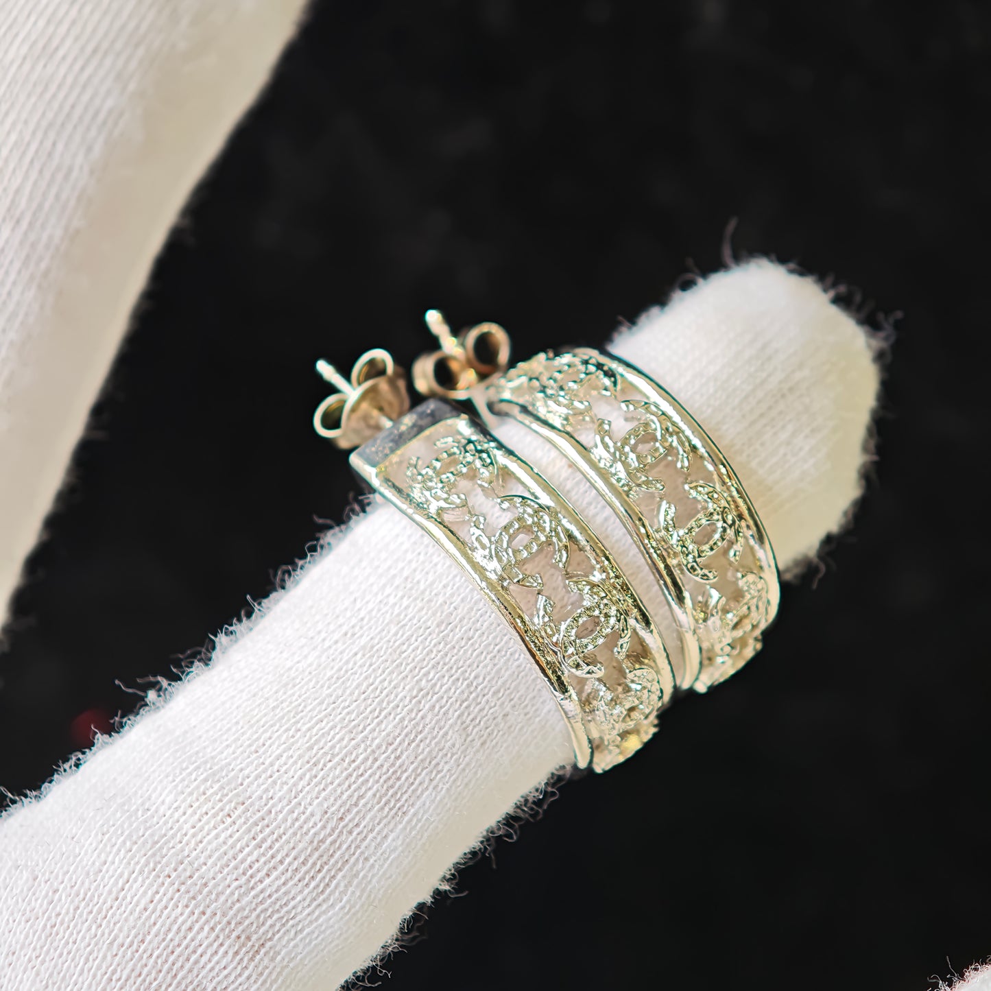 Chanel CC Logo Earrings [Pre-Owned]