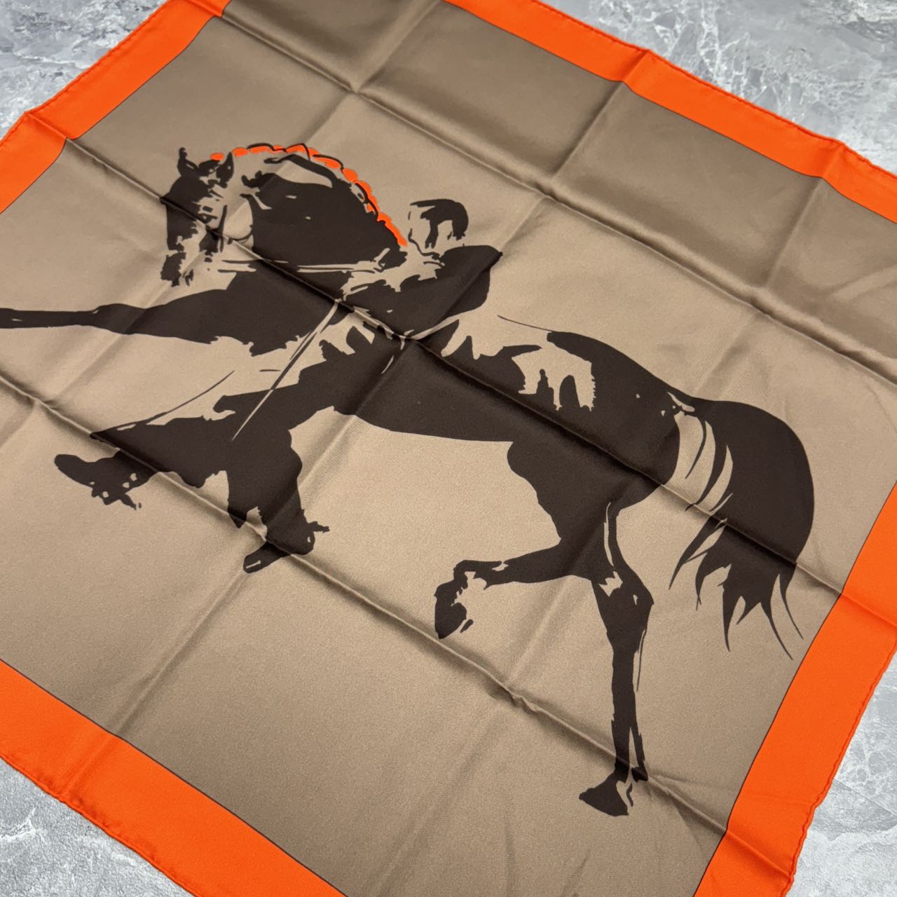 HERMÈS 70 Scarf "Tsingaro" [Pre-Owned]