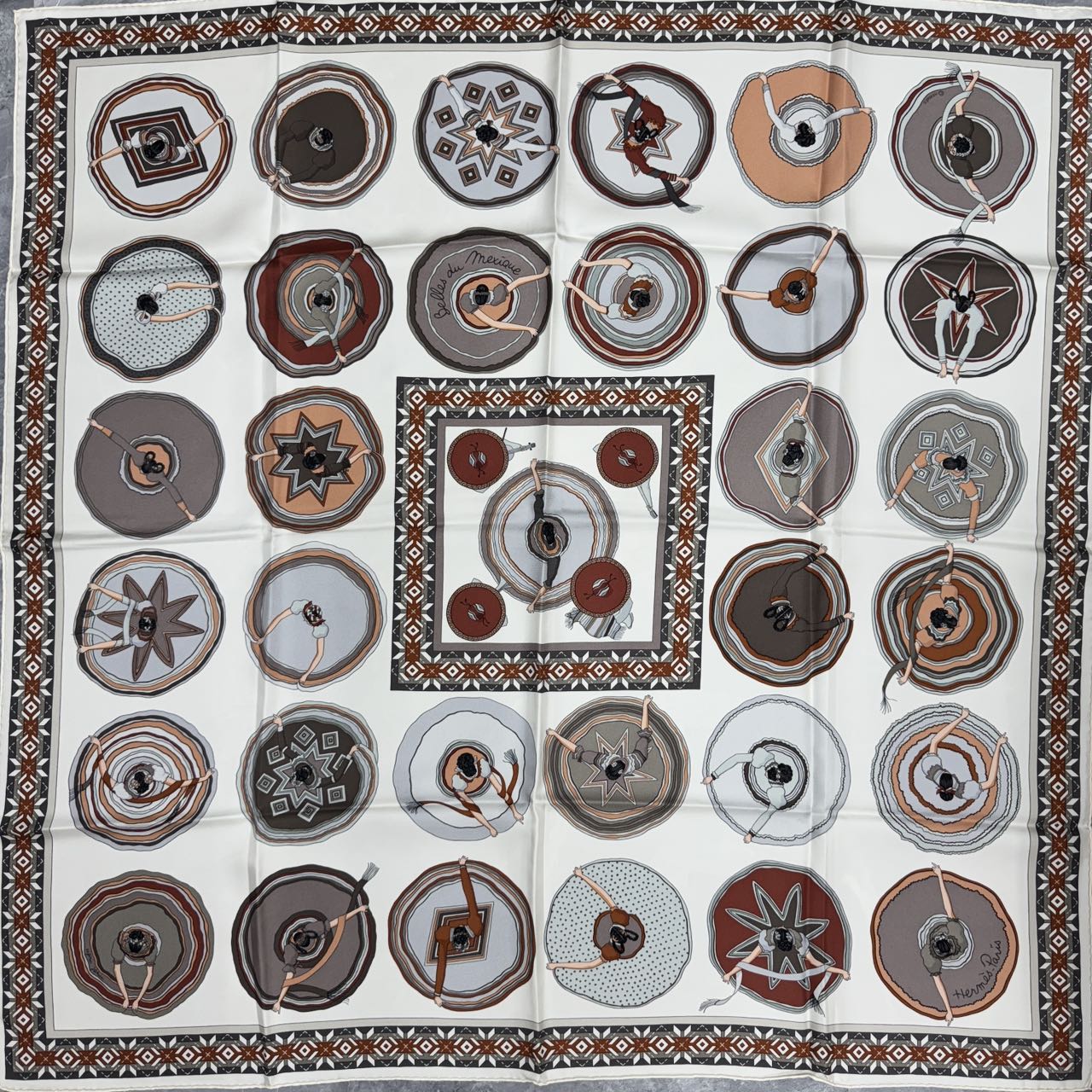 HERMÈS 90 Scarf "Belles du Mexique" [Pre-Owned]
