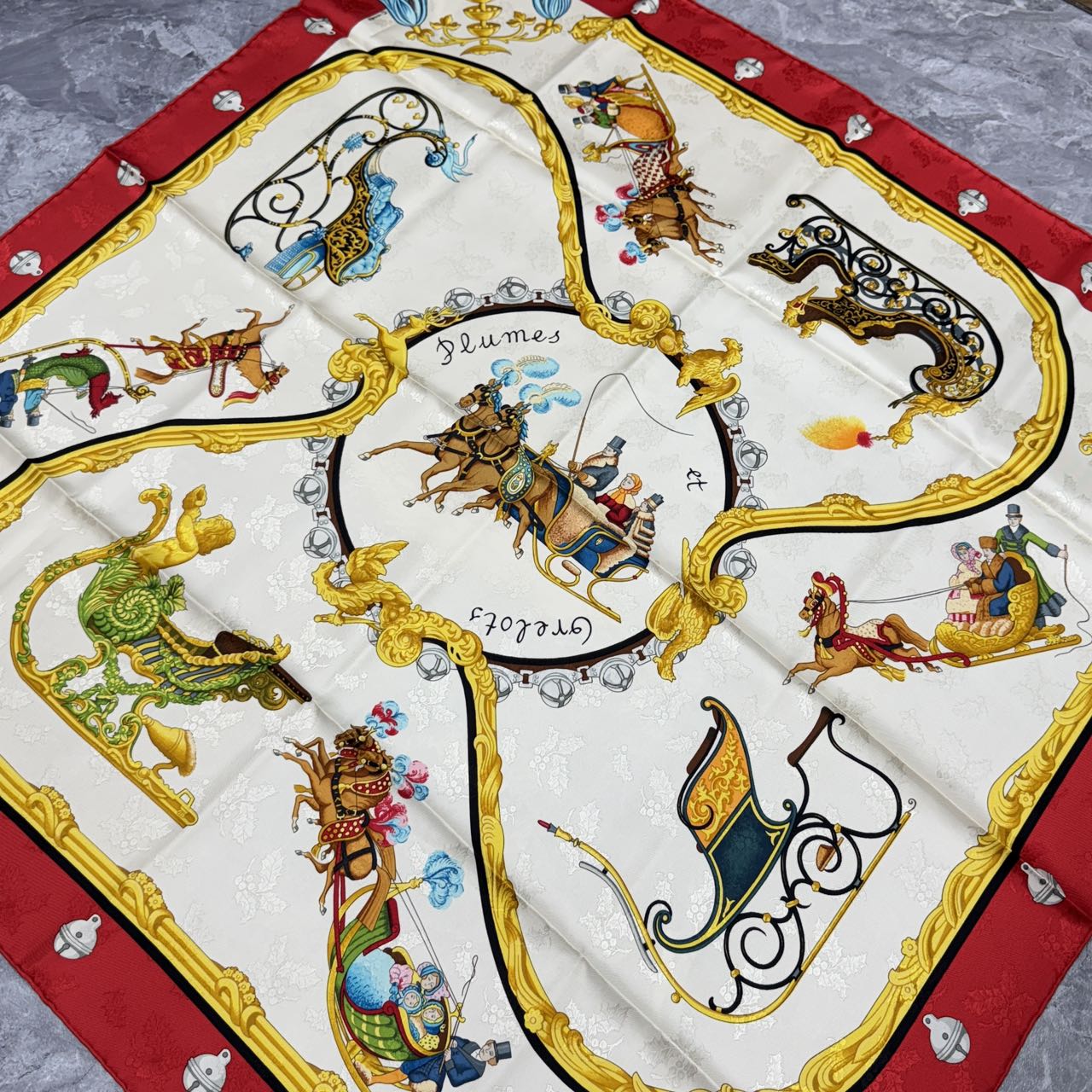 HERMÈS 90 Scarf "Plumes et grelots" [Pre-Owned]