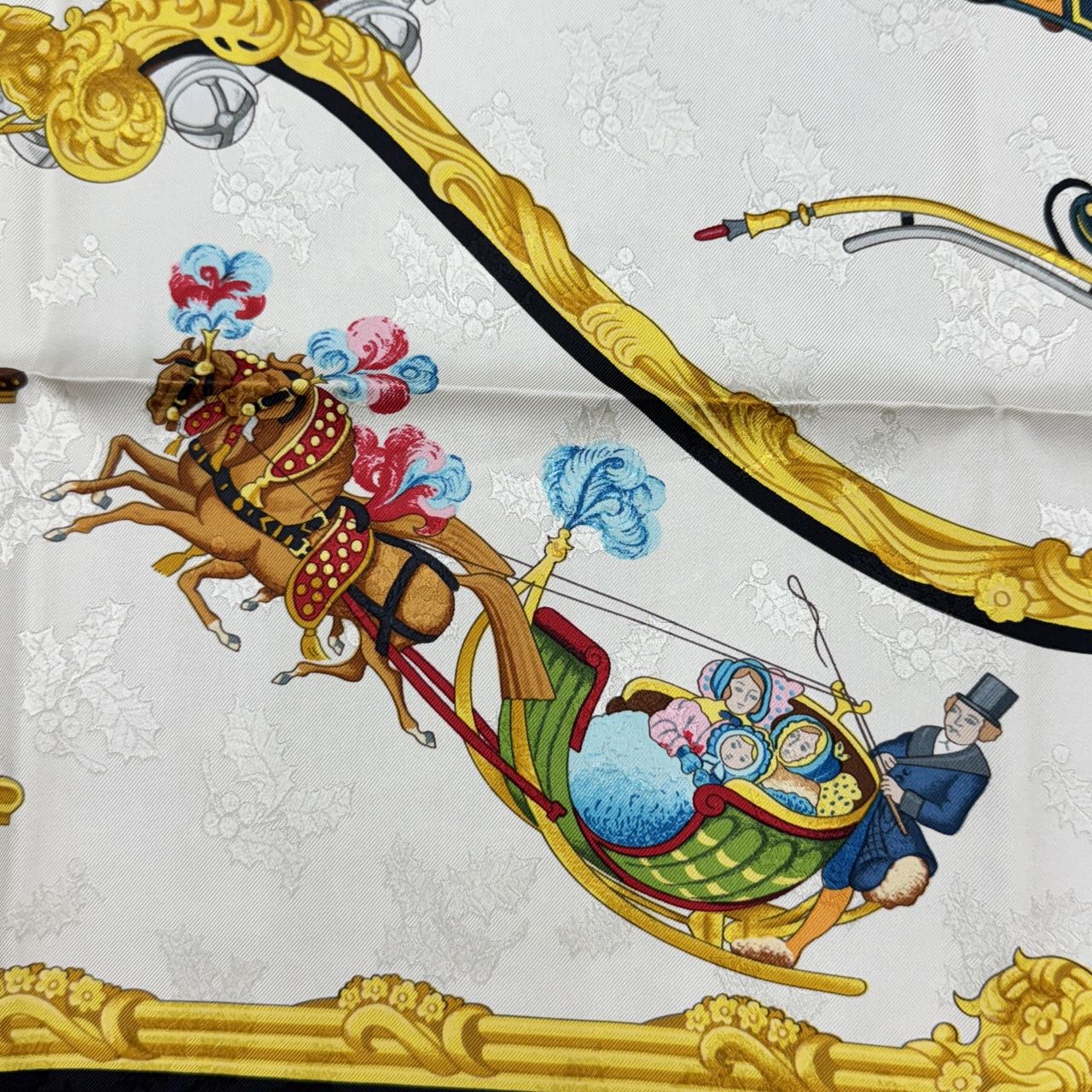 HERMÈS 90 Scarf "Plumes et grelots" [Pre-Owned]