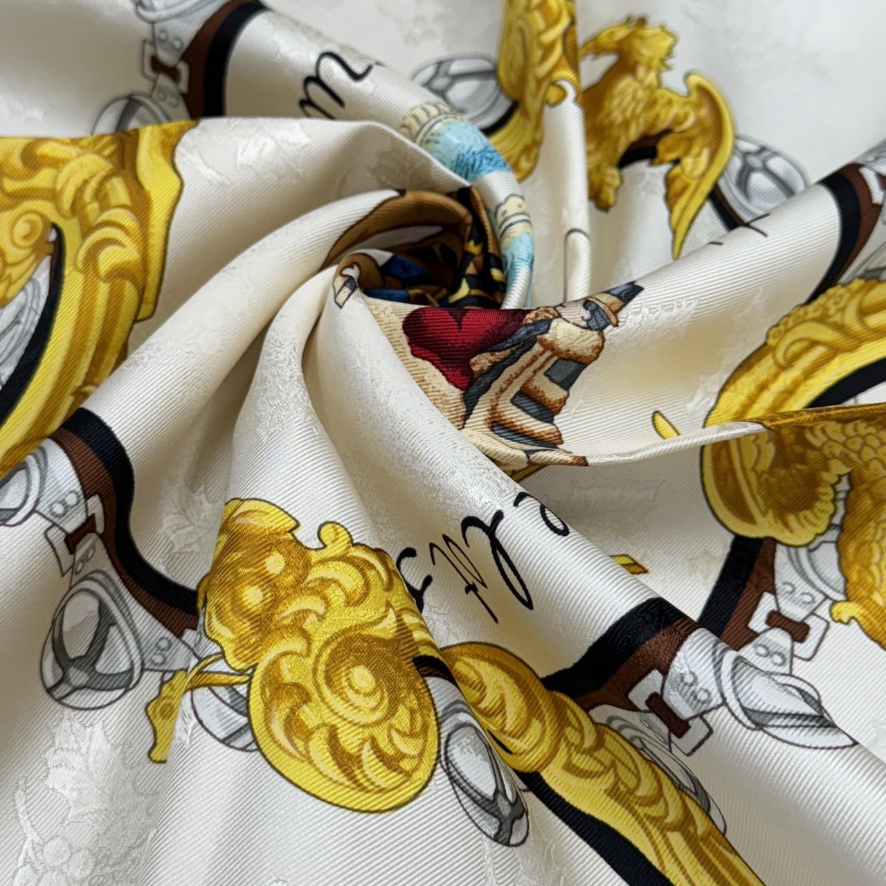 HERMÈS 90 Scarf "Plumes et grelots" [Pre-Owned]