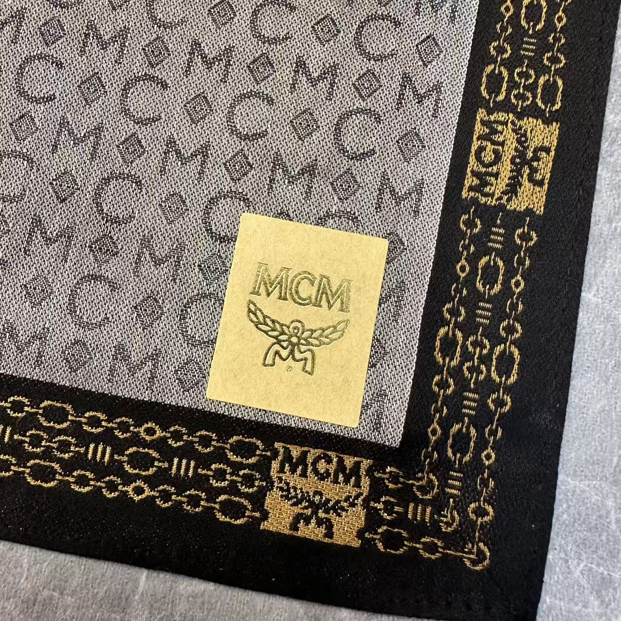 MCM シルクスカーフ【中古】