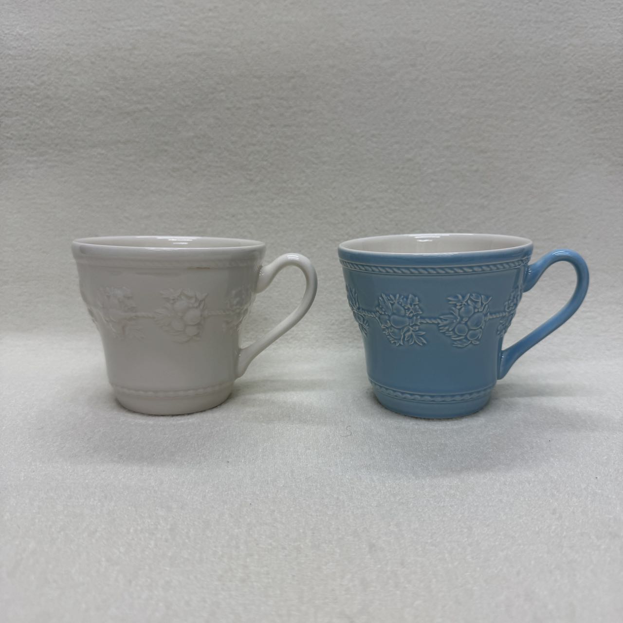 WEDGWOOD Couple Mugs [Pre-Owned]