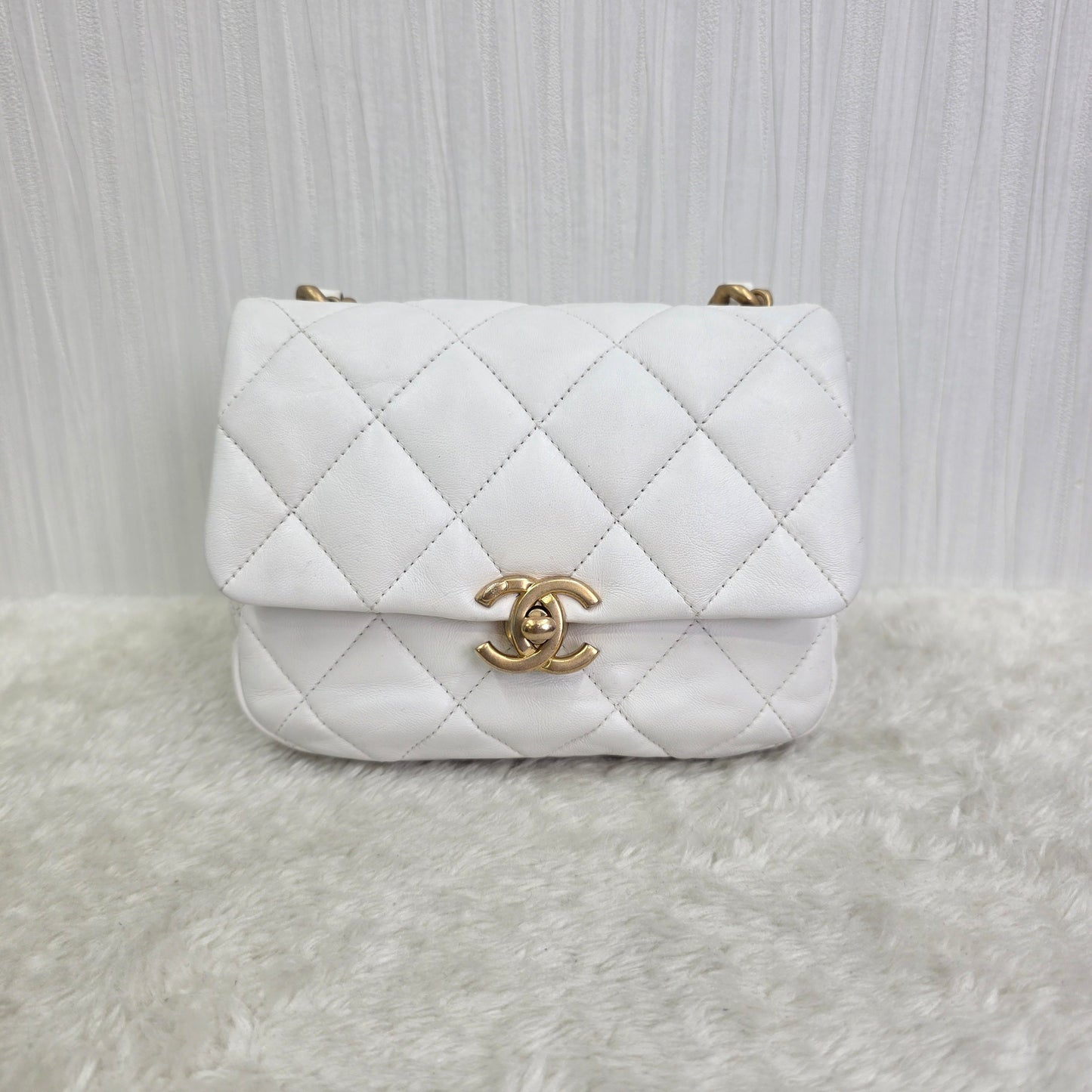 CHANEL クリームホワイト スクエアチェーンバッグ【中古】 