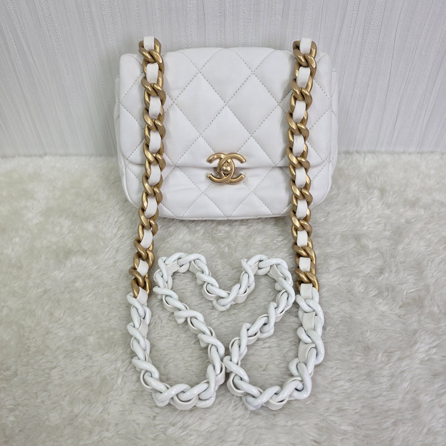 CHANEL クリームホワイト スクエアチェーンバッグ【中古】 