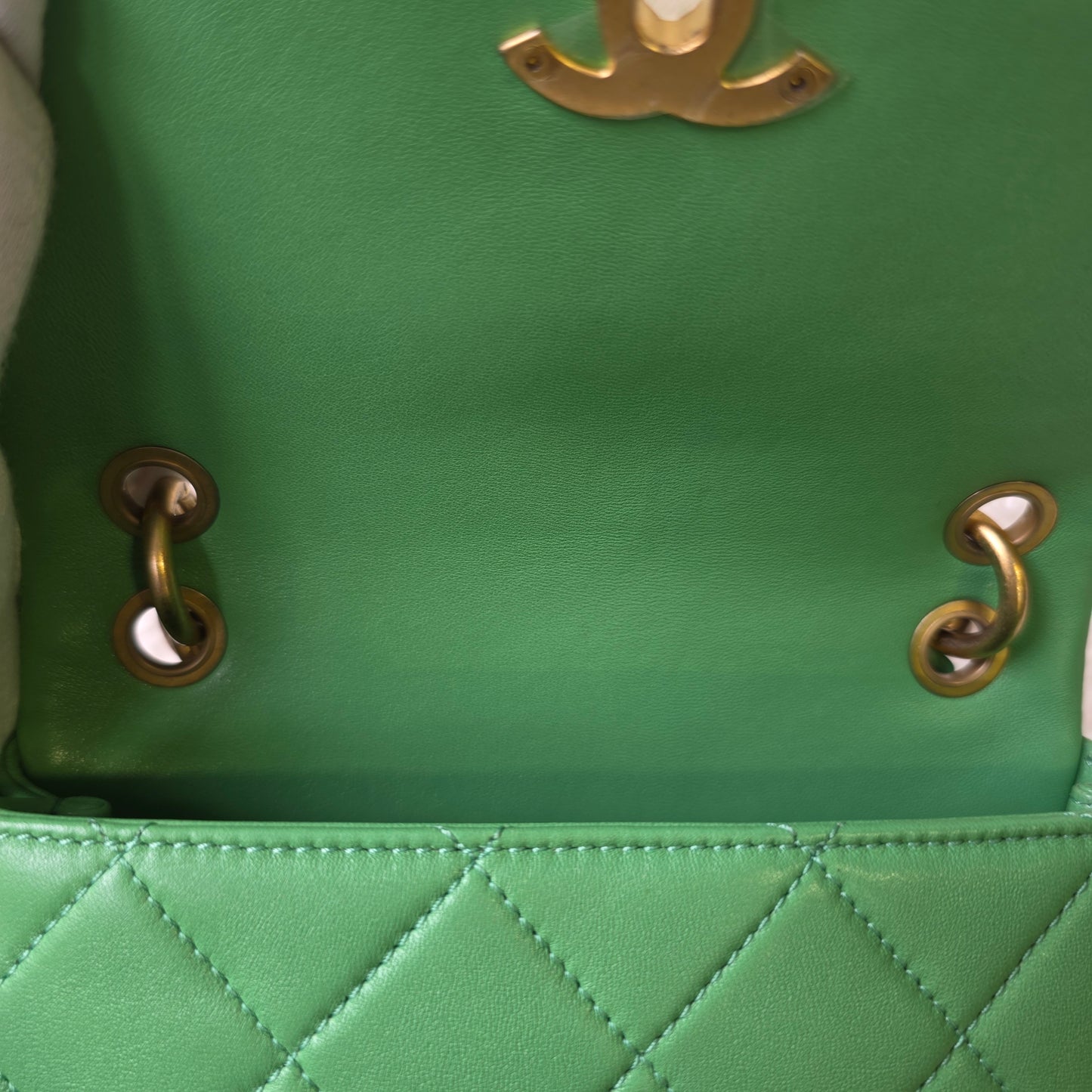 CHANEL ターンロックバッグ【中古】 