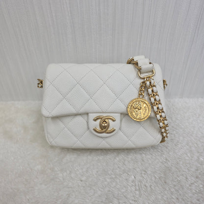 CHANEL ホワイト スクエアバッグ【中古】 