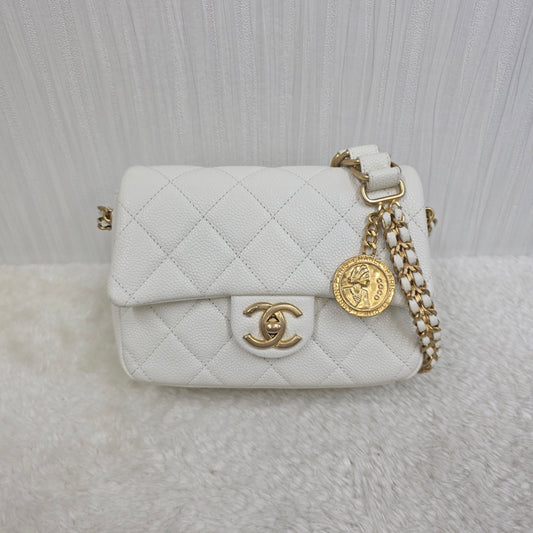 CHANEL ホワイト スクエアバッグ【中古】 