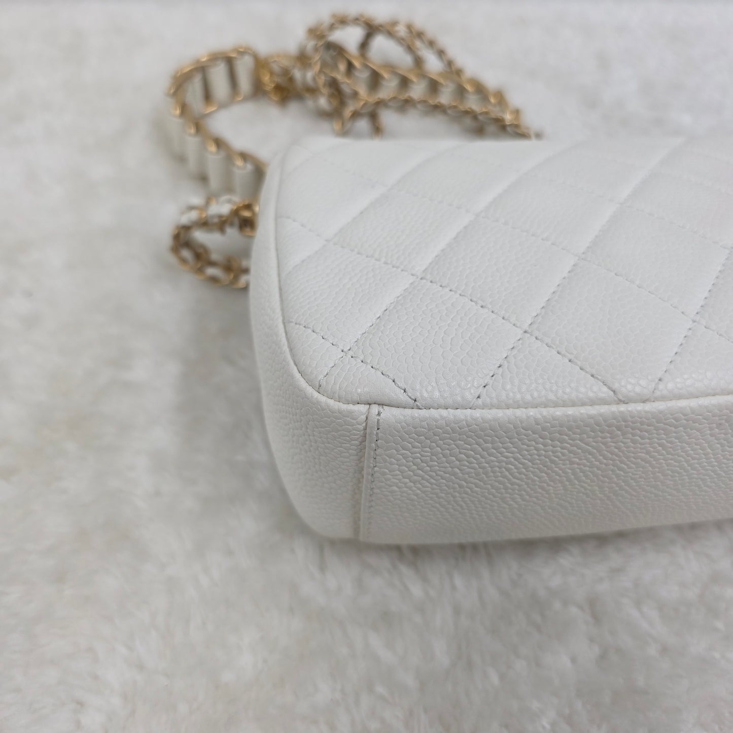 CHANEL ホワイト スクエアバッグ【中古】 