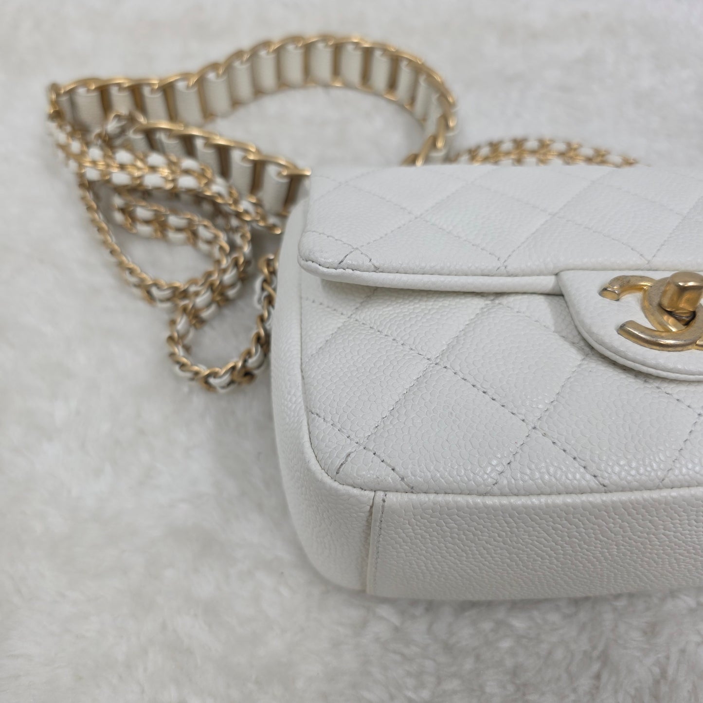 CHANEL ホワイト スクエアバッグ【中古】 