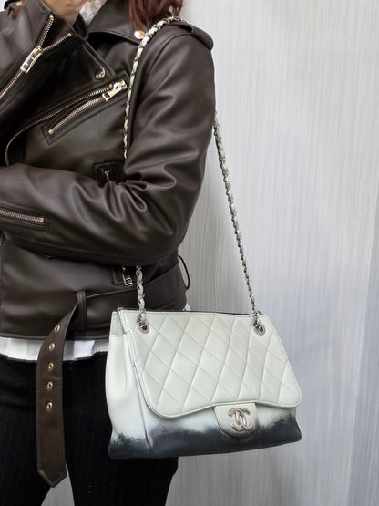 CHANEL Chain Bag [Pre-Owned]