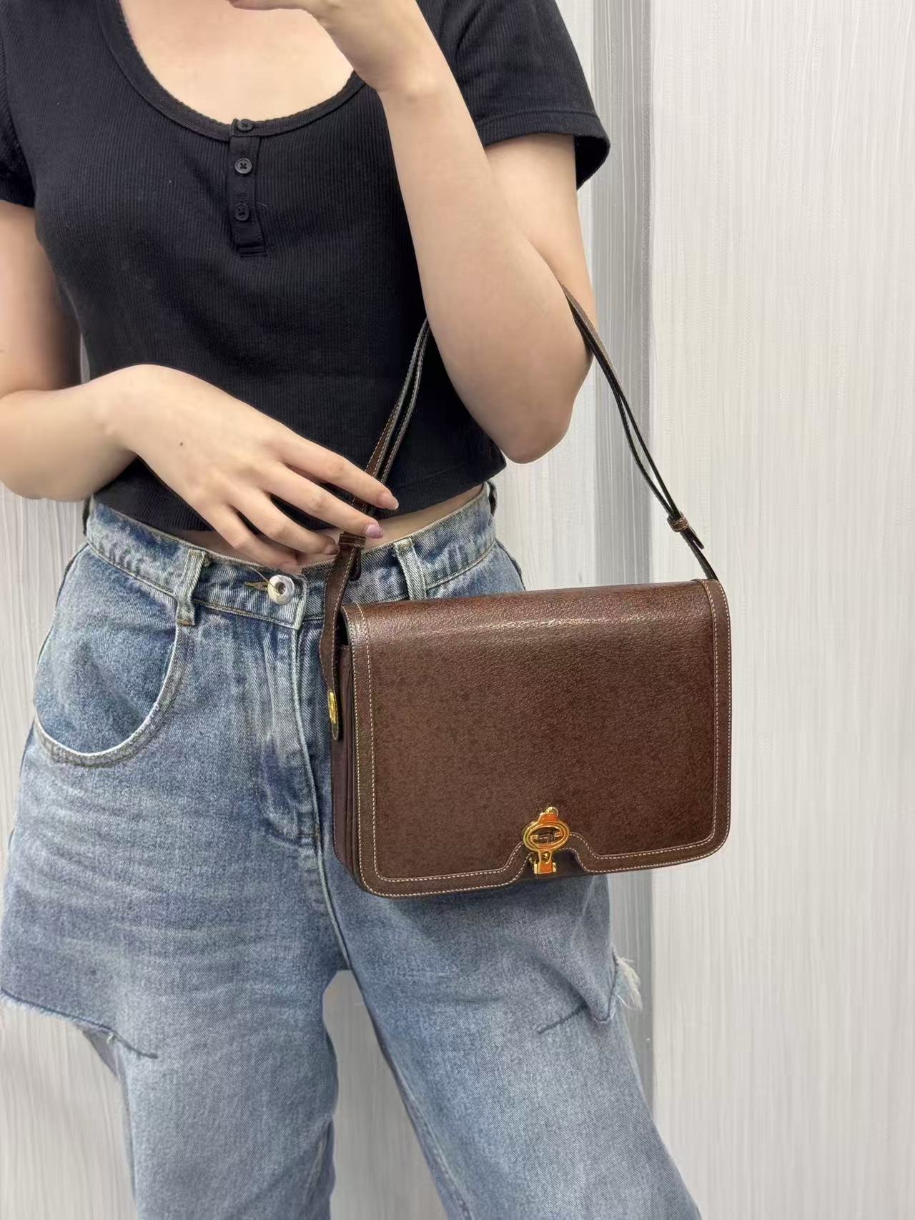 Gucci Shoulder Bag [Pre-Owned]