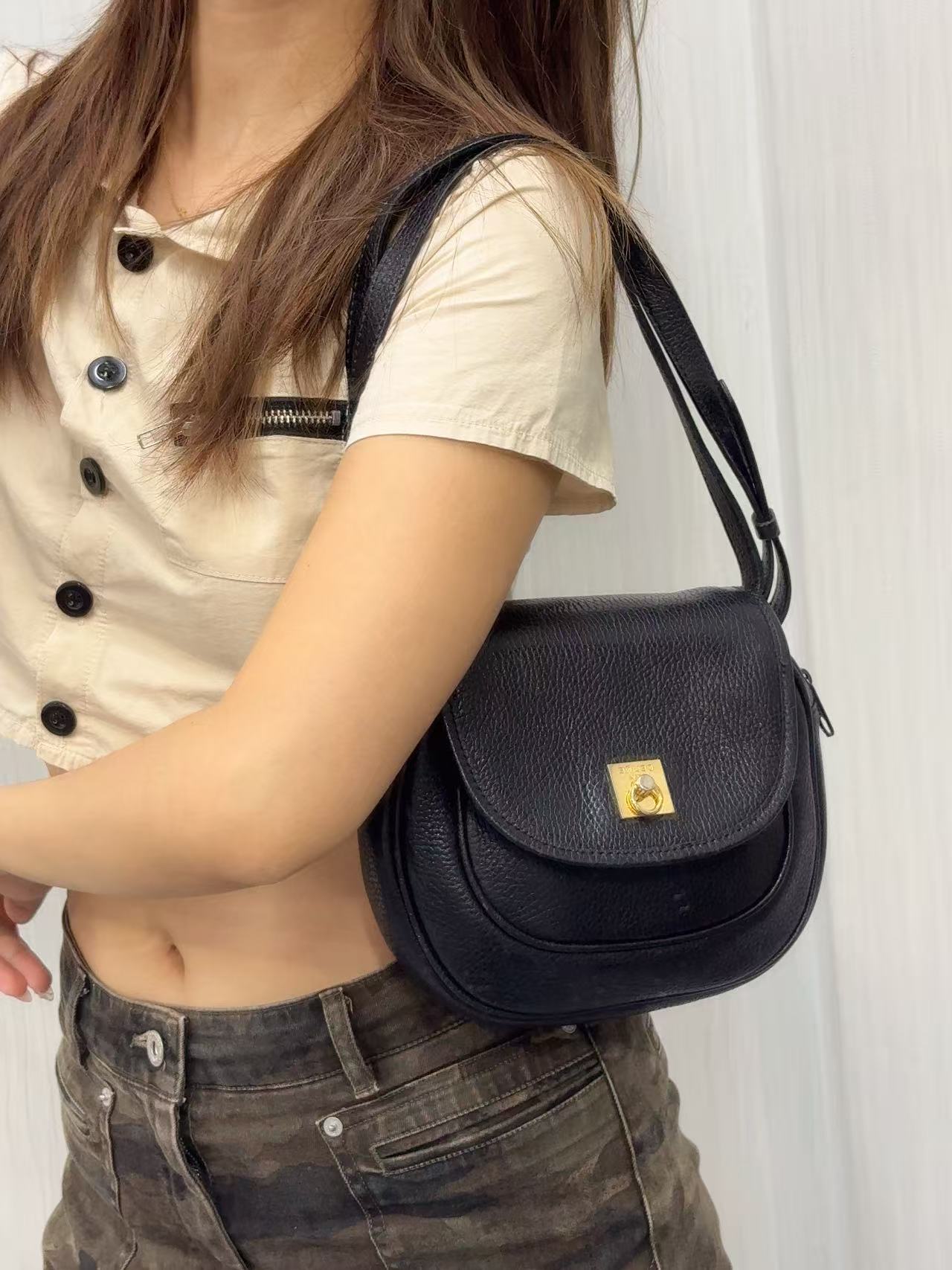 CELINE Shoulder Bag [Pre-Owned]