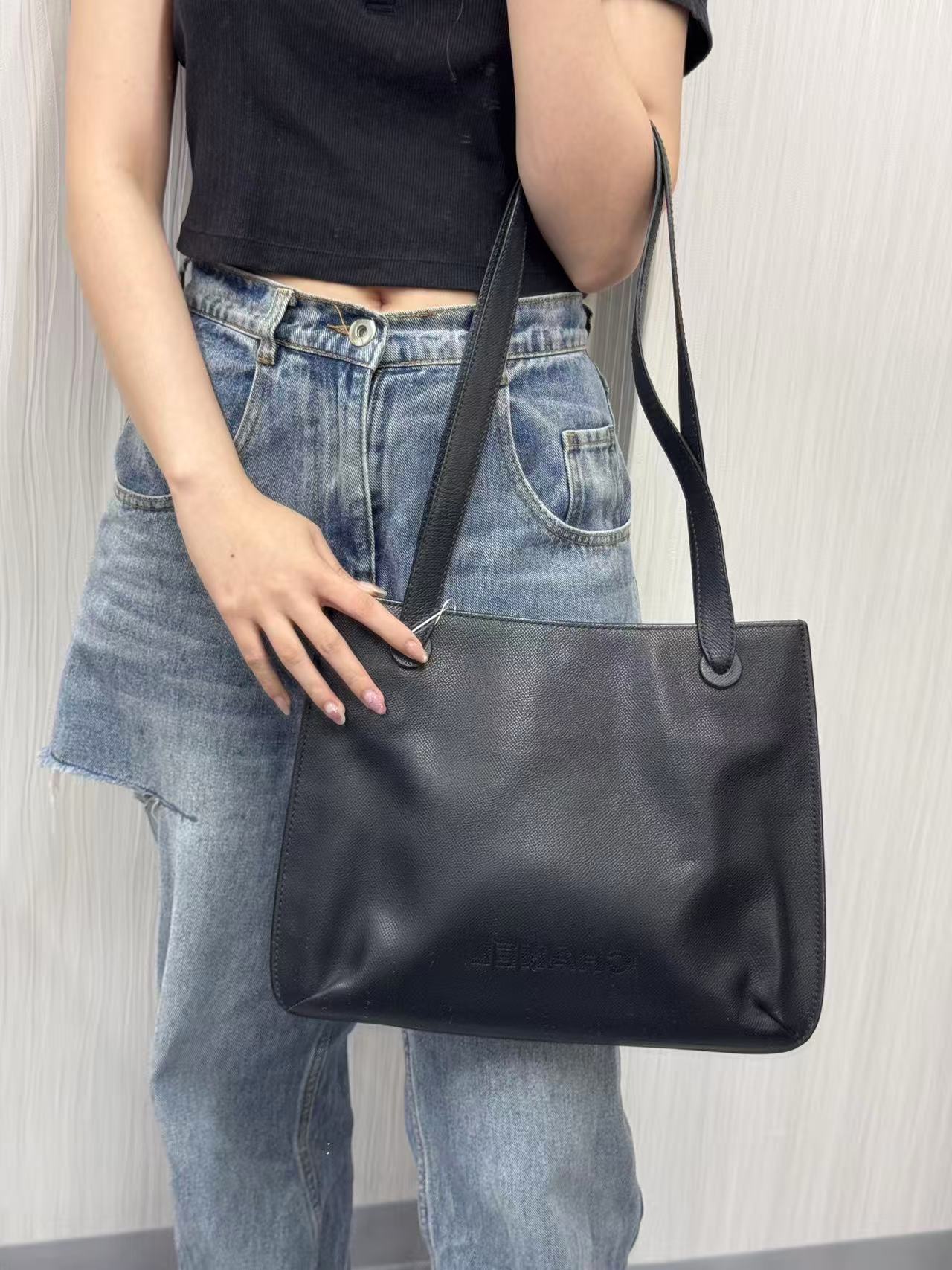 CHANEL Tote Bag [Pre-Owned]