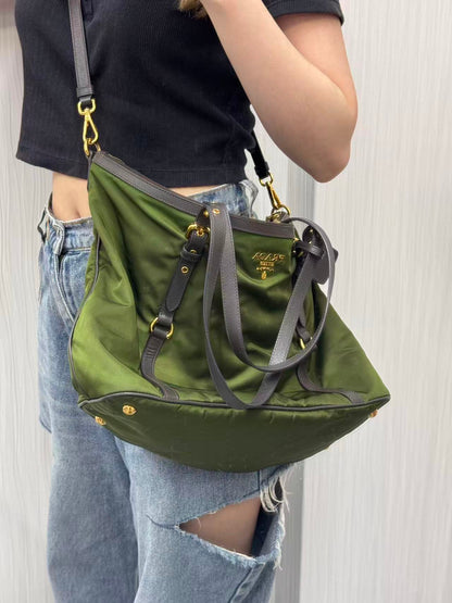 PRADA ナイロン トートバッグ【中古】