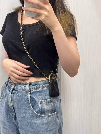 香奈儿 22A 吻锁迷你包 [二手]
