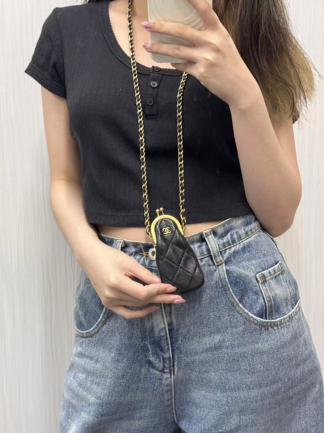 香奈儿 22A 吻锁迷你包 [二手]