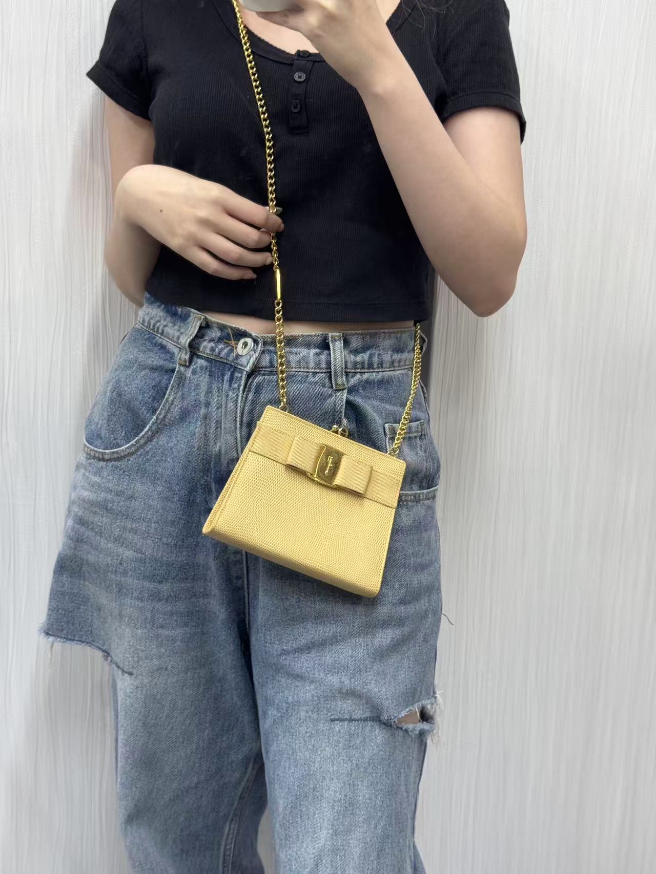 菲拉格慕蜥蜴皮链条包（二手）