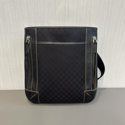 セリーヌ クラシック モノグラム ショルダーバッグ【中古】