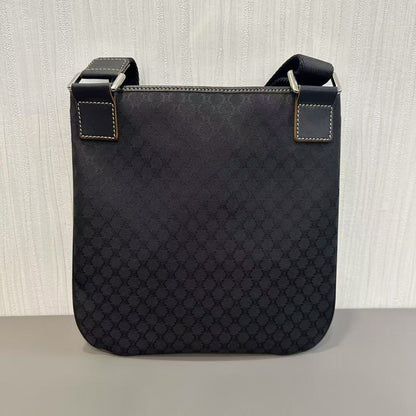 セリーヌ クラシック モノグラム ショルダーバッグ【中古】