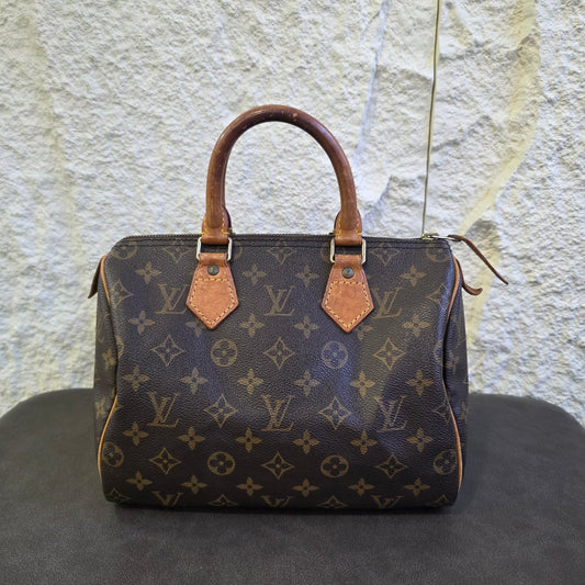 Louis Vuitton Speedy 25 Bag [Pre-Owned]