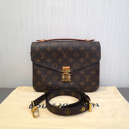 Louis Vuitton Monogram Messenger Bag [Pre-Owned]