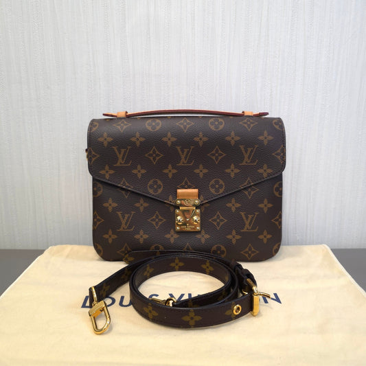 Louis Vuitton Monogram Messenger Bag [Pre-Owned]