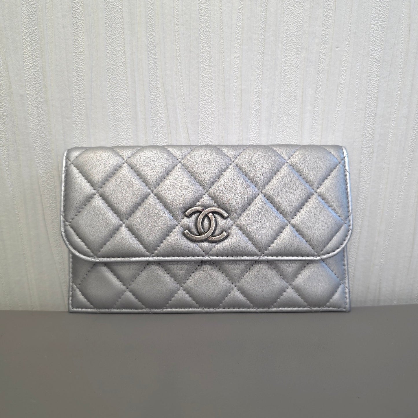 CHANEL Silver 3-in-1 Crossbody Bag [Pre-Owned]