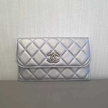 CHANEL Silver 3-in-1 Crossbody Bag [Pre-Owned]