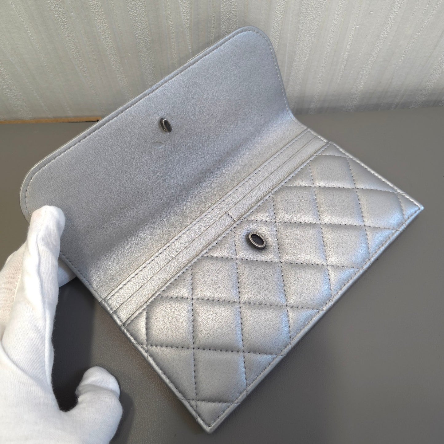 CHANEL Silver 3-in-1 Crossbody Bag [Pre-Owned]