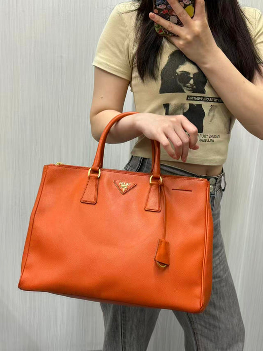 PRADA Orange Saffiano Lux Tote Bag (Galleria / Saffiano Leather) [Pre-Owned]