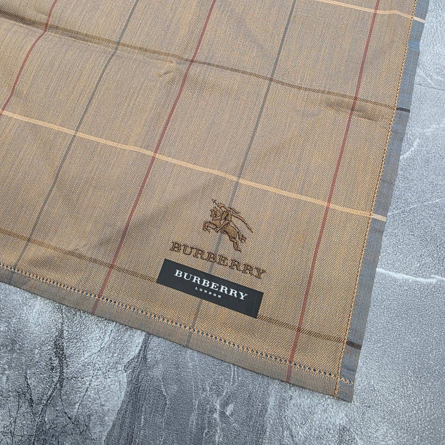 Burberry 真丝围巾 [二手]