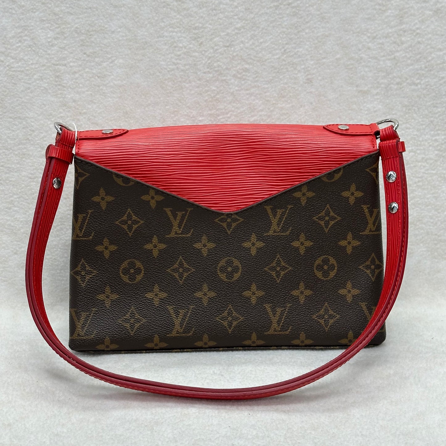 LOUIS VUITTON LV Saint Michel Shoulder Bag [pre-owned]